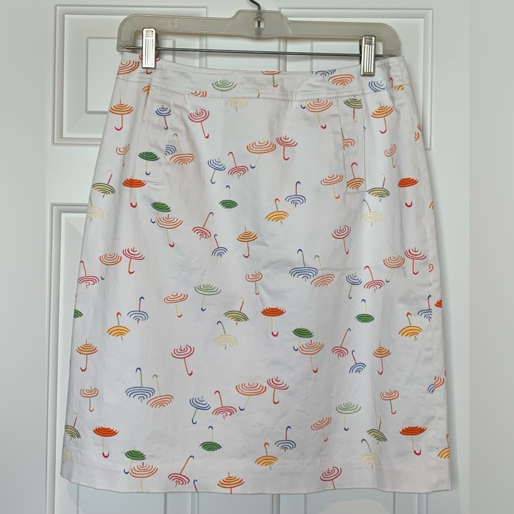 Talbots Size 8 pencil skirt umbrella motif stretch, faux pockets back slit mini